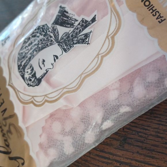 🌿Vintage Pink Veil Bonnet Unopened - Picture 2 of 7
